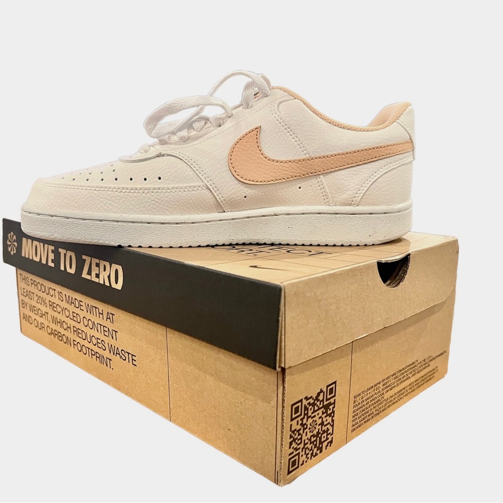 NIKE Court Vision LO NN - size 7.5 Womens